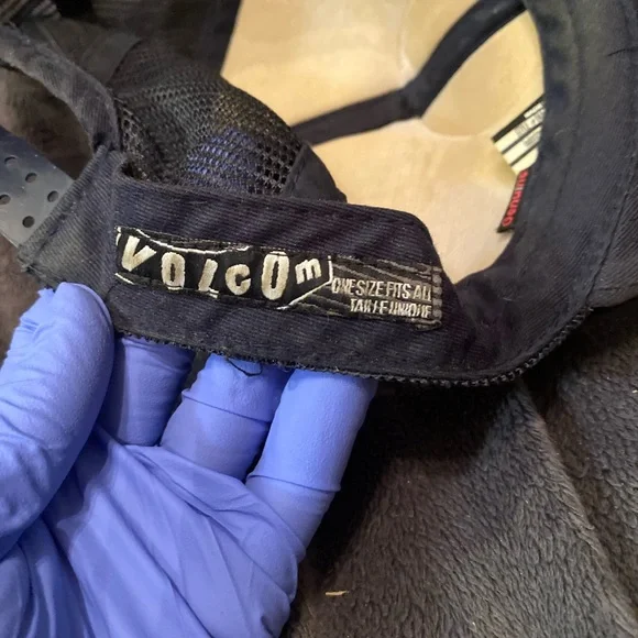 Volcom Snap-back - Picture 3 of 4